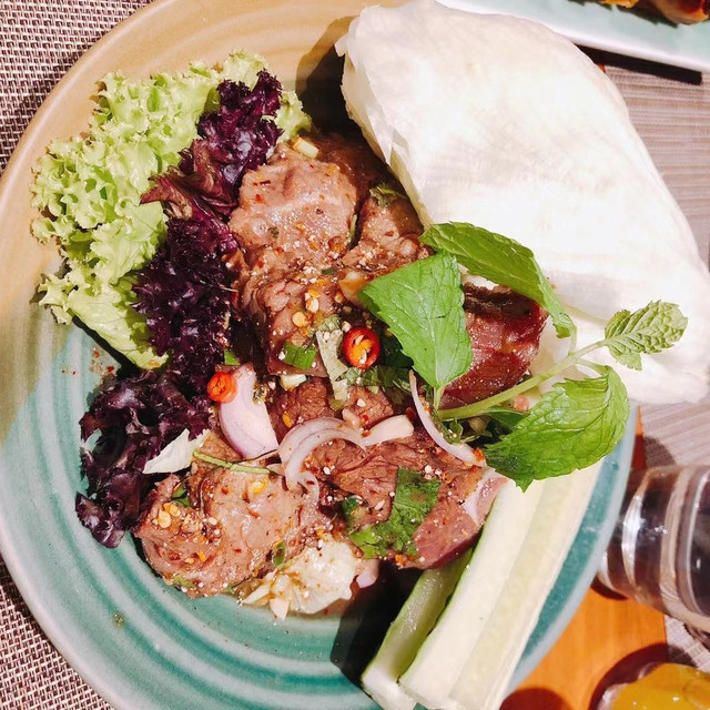 自掏腰包请客，五四广场站旁，味道适中性价比偏低的泰式餐厅探店总结报告