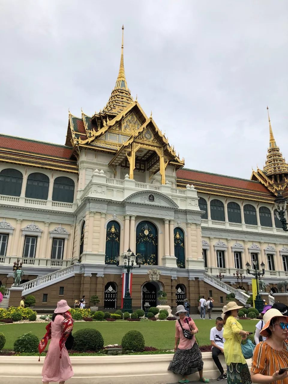 出国转了一圈，分享泰国曼谷乐高授权店实地探访！现场哈雷肥仔太正了！