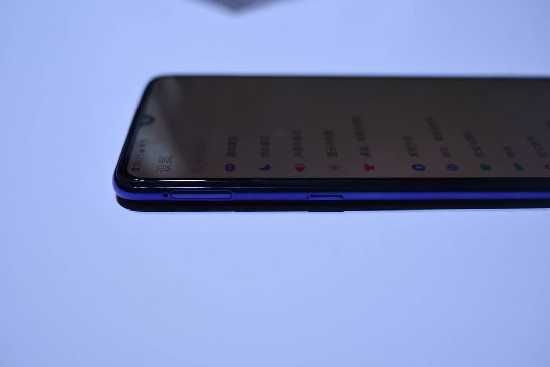 更时尚的大电池手机：vivo Z5正式发布，4500mAh电池，骁龙712加持  