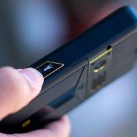 老人机中的*级旗舰？AGM推出M5：豪华配置