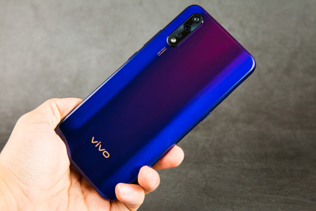 《到站秀》第278弹：vivo Z5 高颜值长续航 智能手机