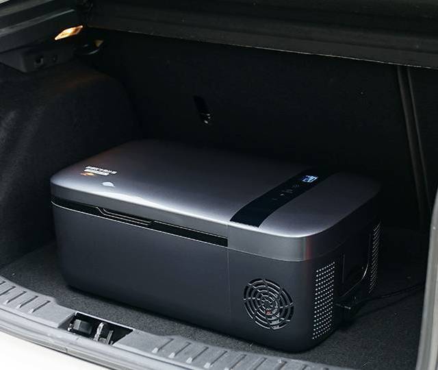 强力制冷一机多用，英得尔车载冰箱自驾生活两相宜