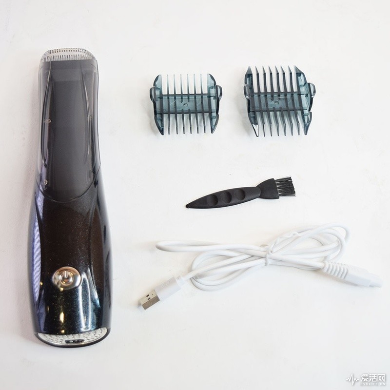 Sanko发布一款USB充电式的电动理发器，可以边理发边吸碎发