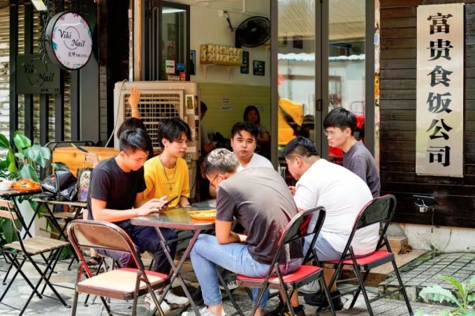富贵-27.jpg 居民楼里的「食饭公司」,以后午饭都不用愁了!