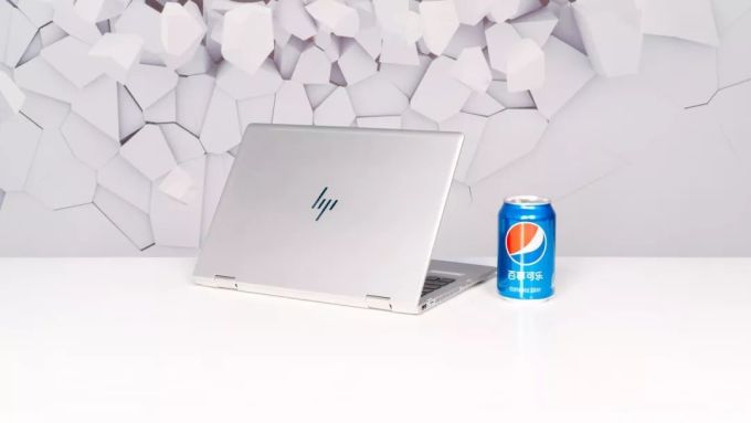1000nit高亮防窥屏:笔吧评测室 HP 惠普 战X 商务笔记本测评