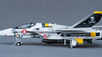 Ride of the Valkyries，Calibre Wings VF-1S 战机模型