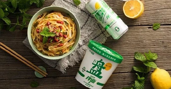 黄磊创办的"黄小厨"入驻拼多多,网红新品"雪碧拌面"线上首发!