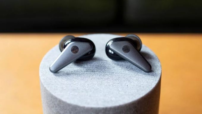 真无线耳机挑战 AirPods 的新机遇:降噪