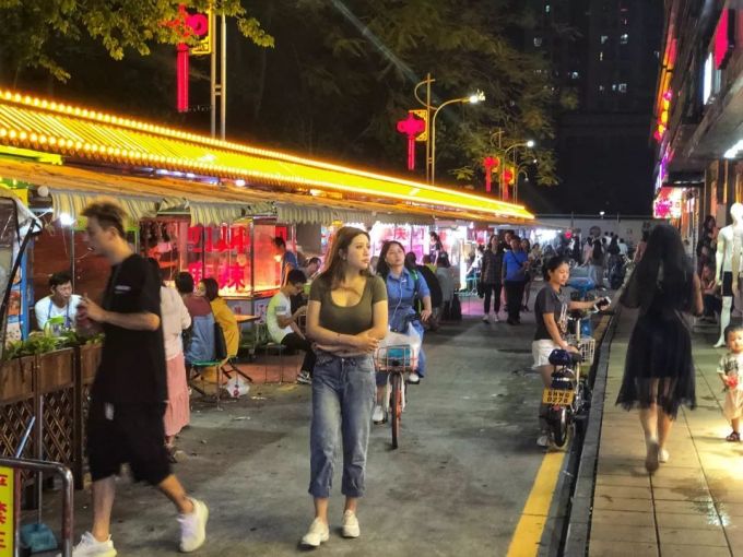 水围24小时 | 城市中心的边缘生活