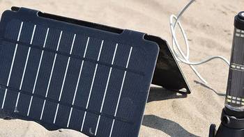 晒晒太阳就能充电，“如果新能源”太阳能充电宝评测