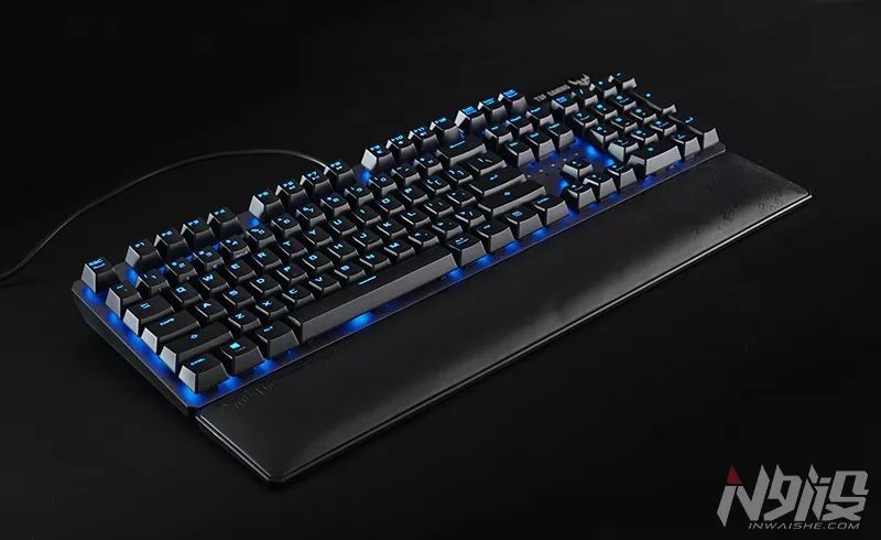 华硕TUF GAMING K7光轴机械键盘评测