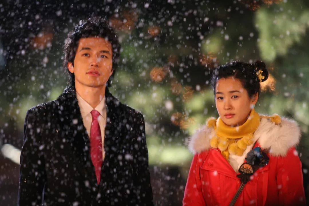 他的眼睛里仿佛装着星星银河李栋旭依旧超级帅即便现在时隔十几年再看