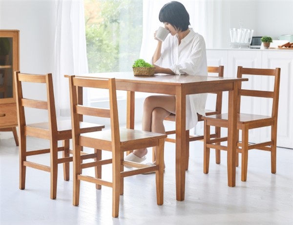 快速安装只需5分钟！8H全实木餐桌椅发布，新西兰进口硬木松