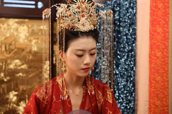 都是15299元!佳能发布2款RF镜头,“大三元”即将凑齐!