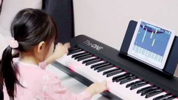 孩子很单纯 篇二：The ONE Air电子钢琴体验：智能教学入门更快，钢琴初学者的福音