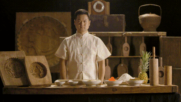 月饼哥哥“有温度的月饼”一天卖出20万个!今年换你给家人送月饼了