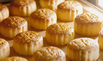月饼哥哥“有温度的月饼”一天卖出20万个!今年换你给家人送月饼了