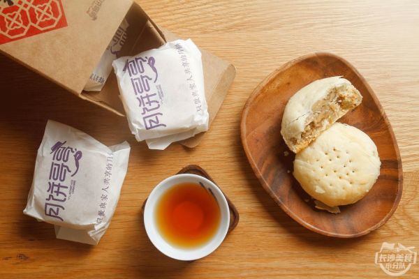 月饼哥哥“有温度的月饼”一天卖出20万个!今年换你给家人送月饼了