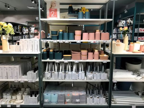 广州的有钱人不在LV、Gucci…而是在名创优品