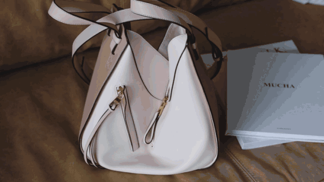 测评10个女生都喜欢的奢侈品包包，真的值得入手吗？
