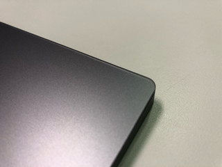 Apple 触摸板，指尖自由滑动