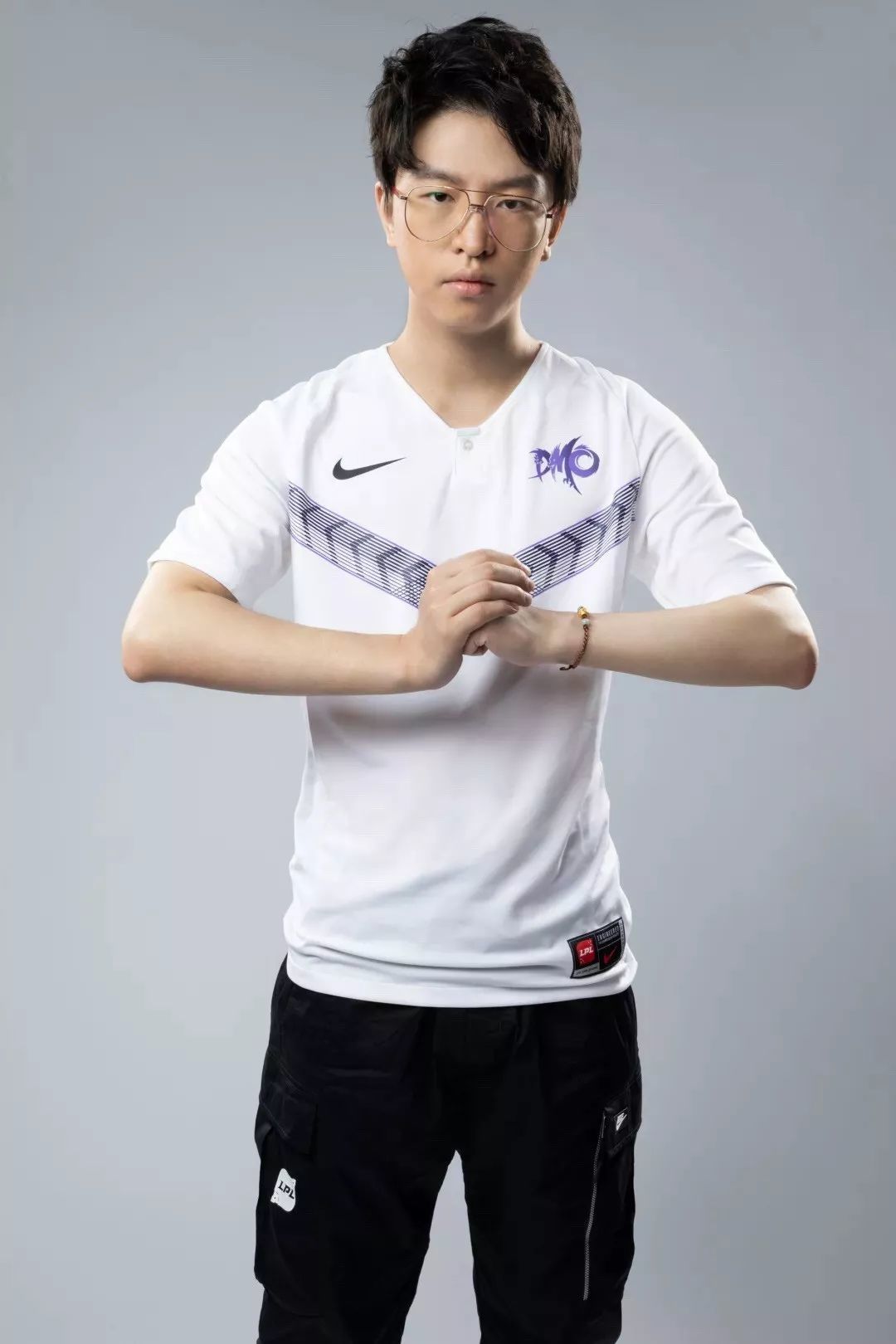 助力LPL出征S9：NIKE 耐克 携手 LPL 发布 战队比赛队服