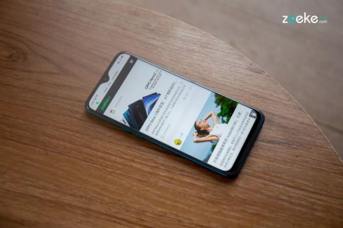 在不足千元的手机擂台赛之中,realme Q 像一位卯足干劲的选手