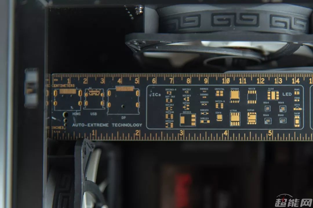联力小犀牛TU150 ITX机箱评测：手提拉丝铝制小钢炮