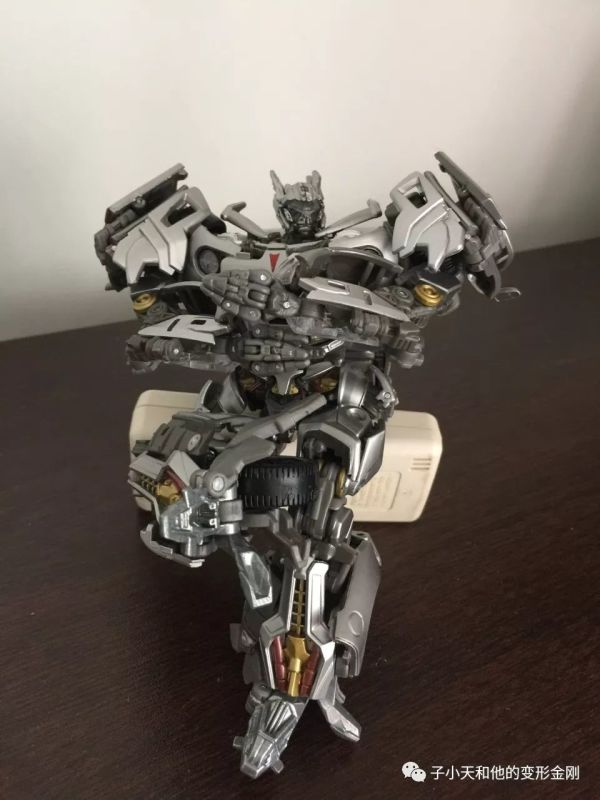 【评玩具】子小天:硕函测评《变形金刚 MPM09爵士 高人气、高颜值,这是心动的感觉?》