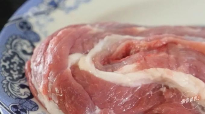 一口砂锅一块儿羊肉,二十分钟就能做出新疆手抓饭