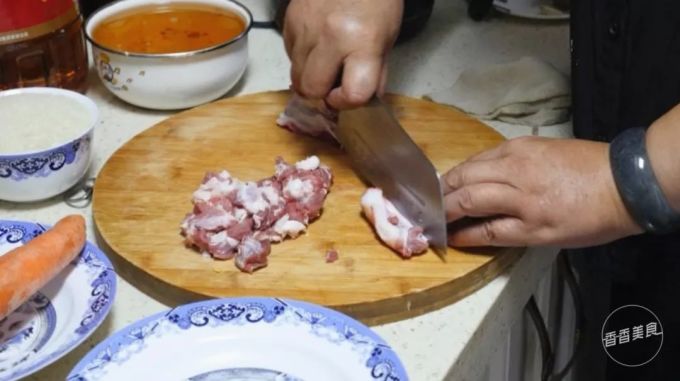 一口砂锅一块儿羊肉,二十分钟就能做出新疆手抓饭