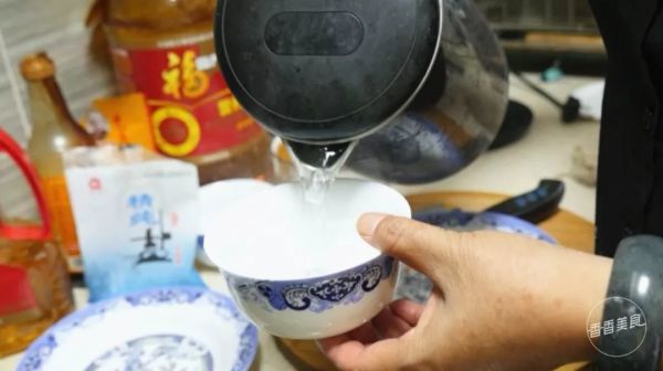 一口砂锅一块儿羊肉,二十分钟就能做出新疆手抓饭