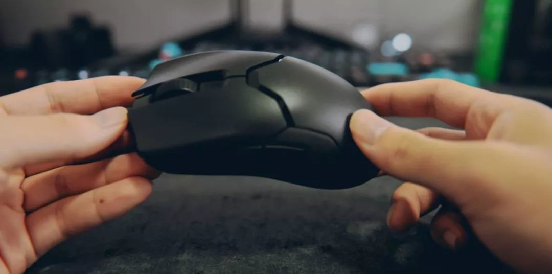 解毒 | 最便宜的轻量化鼠标？Razer Viper毒蝰