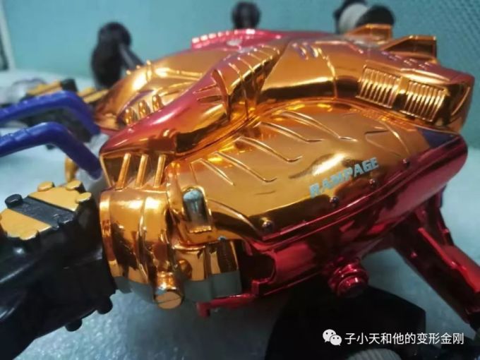 【评玩具】子小天:粑粑总测评《变形金刚 BW 原生体X狂飙,中秋节来两只大闸蟹?》