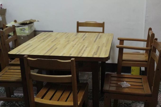 她只用宜家爆改8㎡餐厅,容下全家九口人!伸缩餐桌、大餐柜,收纳多5倍