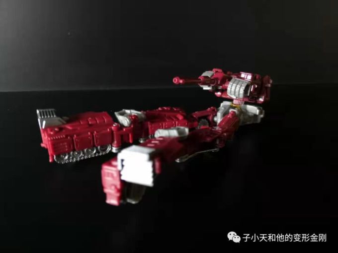 【评玩具】子小天:大果果测评《变形金刚 泰坦系列战戟和钢牙 小比例中的“好兄弟”》