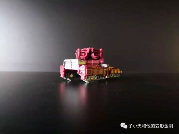 【评玩具】子小天:大果果测评《变形金刚 泰坦系列战戟和钢牙 小比例中的“好兄弟”》