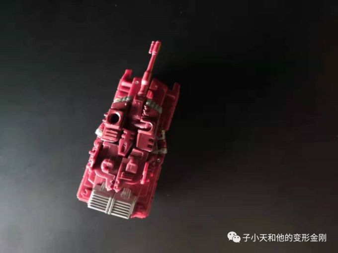 【评玩具】子小天:大果果测评《变形金刚 泰坦系列战戟和钢牙 小比例中的“好兄弟”》