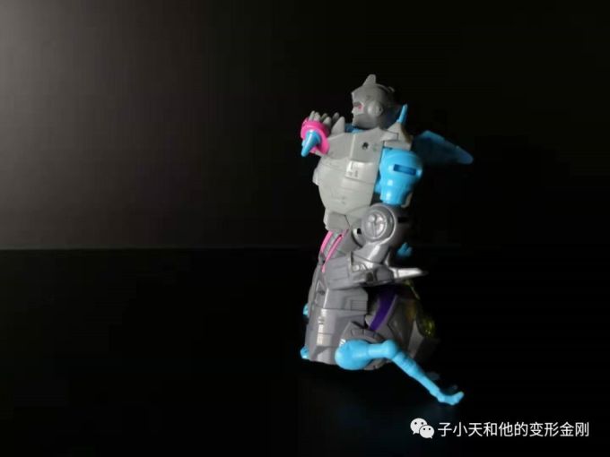【评玩具】子小天:大果果测评《变形金刚 泰坦系列战戟和钢牙 小比例中的“好兄弟”》