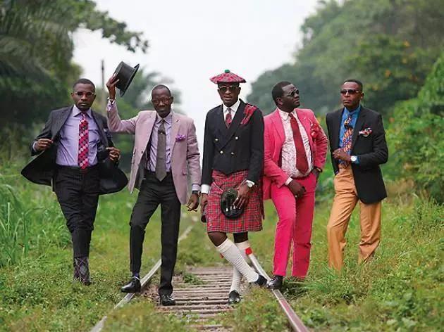 黑叔叔icon级穿搭指南，刚果绅士们正以“绚丽”的服装消费观影响世界