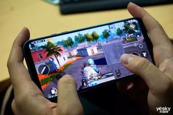 《极限任务》：黑鲨游戏手机2 Pro玩游戏能否又快又稳？