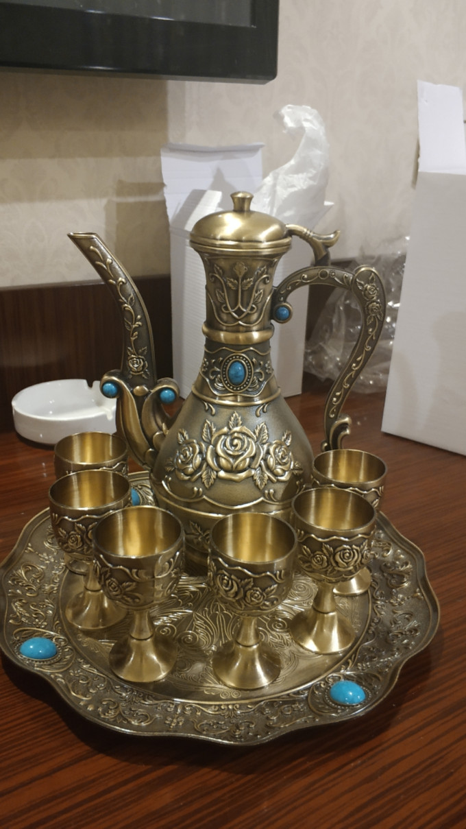 新疆特色:纯铜酒壶套装