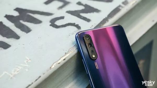 vivo Z5新机评测：属性均衡的拍照神器