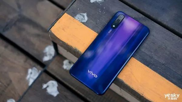 vivo Z5新机评测：属性均衡的拍照神器