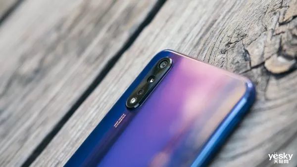 vivo Z5新机评测：属性均衡的拍照神器