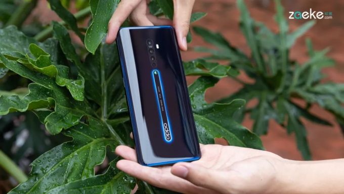 魅力“四摄”的OPPO Reno2,是时尚与体验的激烈碰撞
