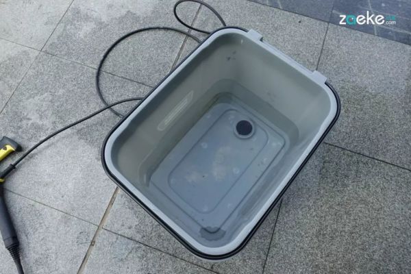 有车族动手党的刷车利器——卡赫无线高压洗车机