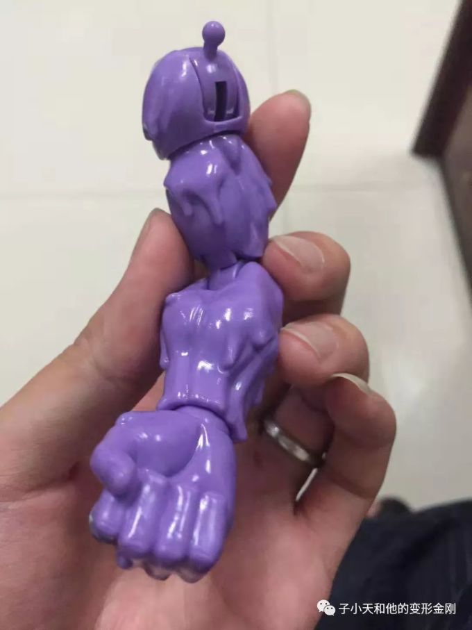 【评玩具】子小天:硕函测评《SHF超可动 精英界王神》(你没看错,这确实是个龙珠玩具……)