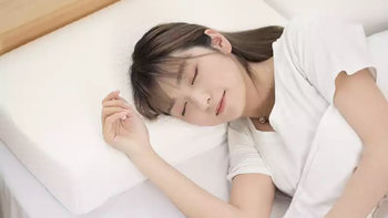 乳胶枕 篇一：乳胶枕初体验之～京造（93％）与aisleep（85％）不同胶含量对比