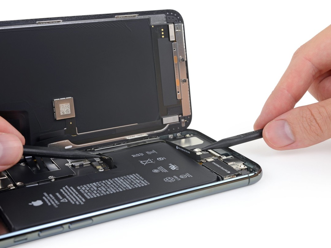 iPhone 11 Pro iFxit详细拆解：电池容量提升25%，双层主板集成度再提升，内存全系4GB